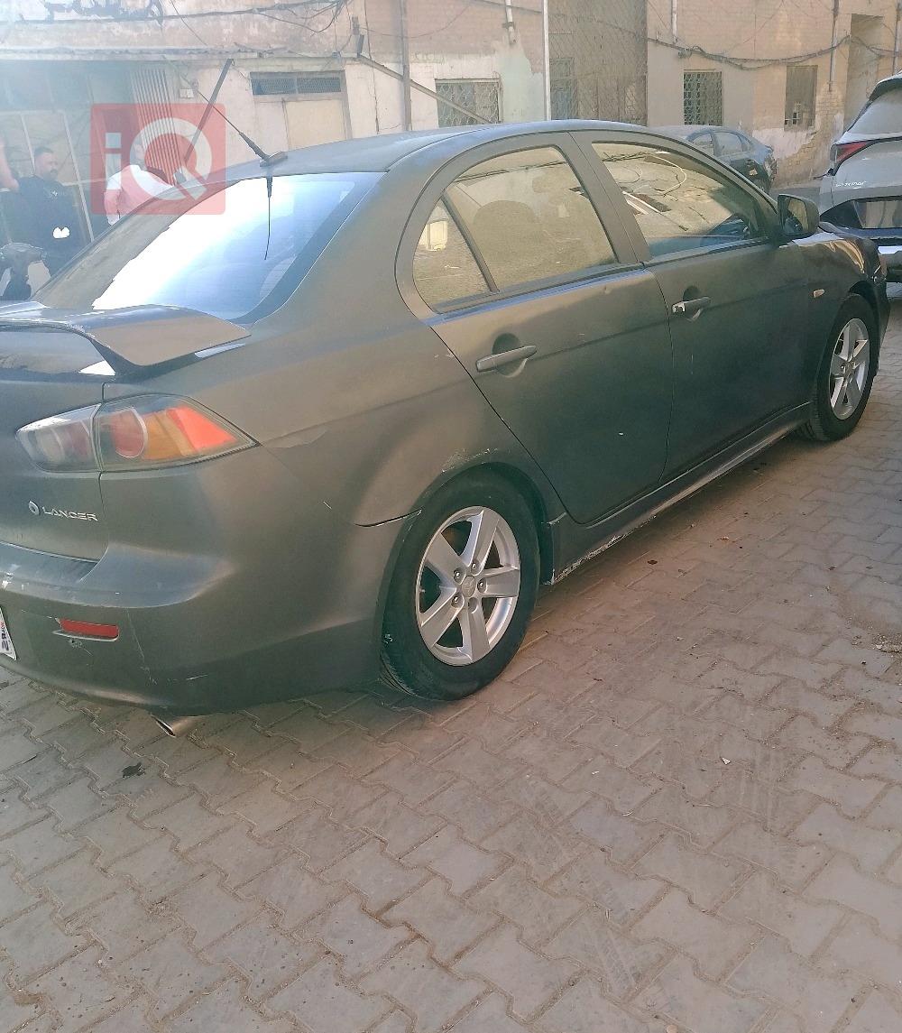 ميتسوبيشي لانسر